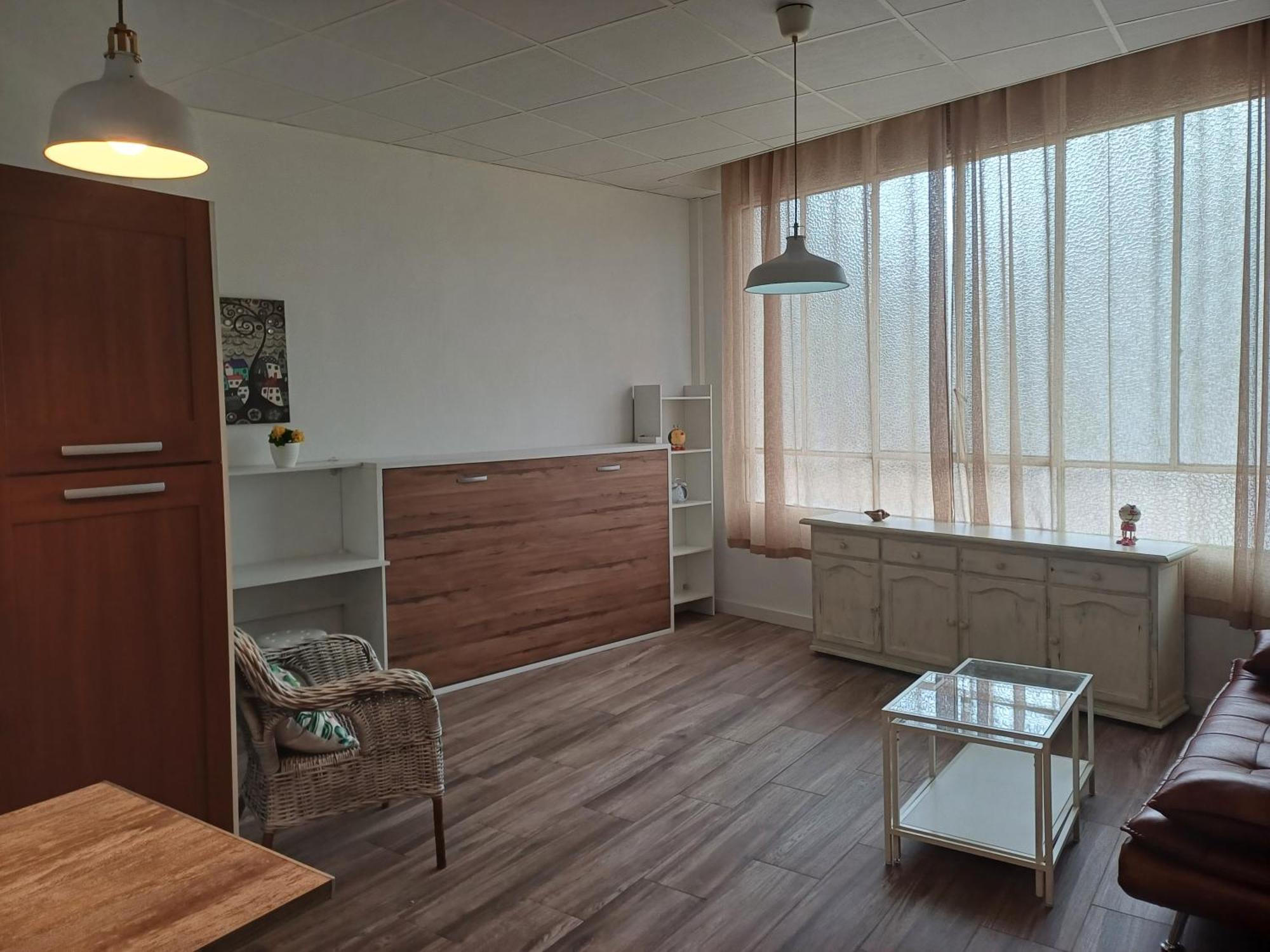 Loft Apartment *